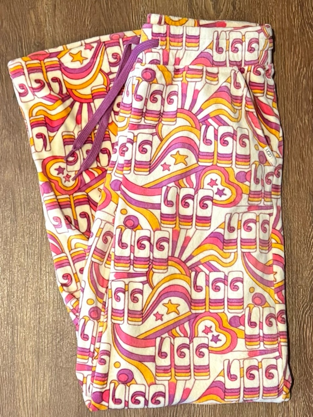 UGG Women’s Retro Graphic Lounge Pants Size Small